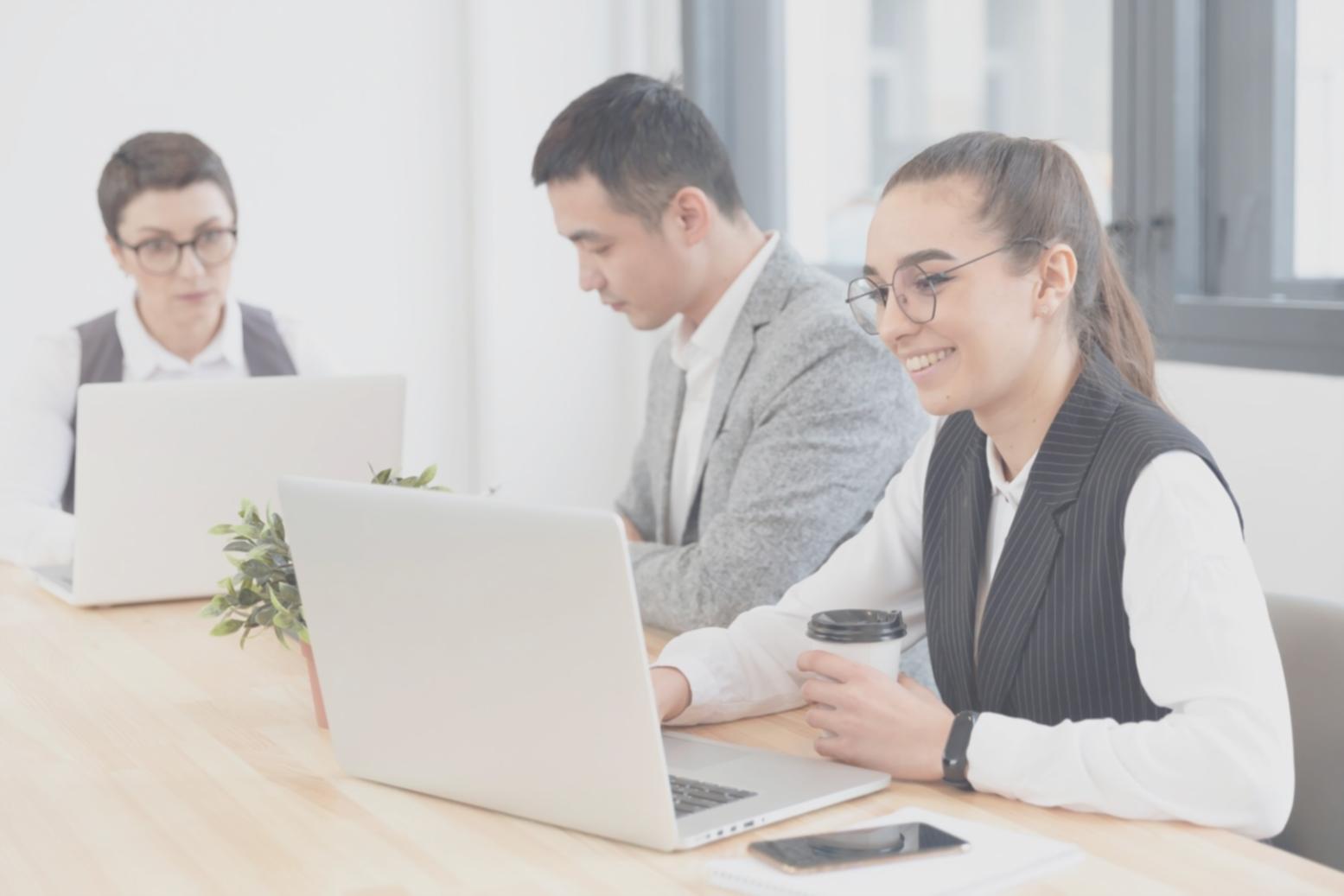 Moderne Finanzanalyse mit digitalen Tools und Datenvisualisierung